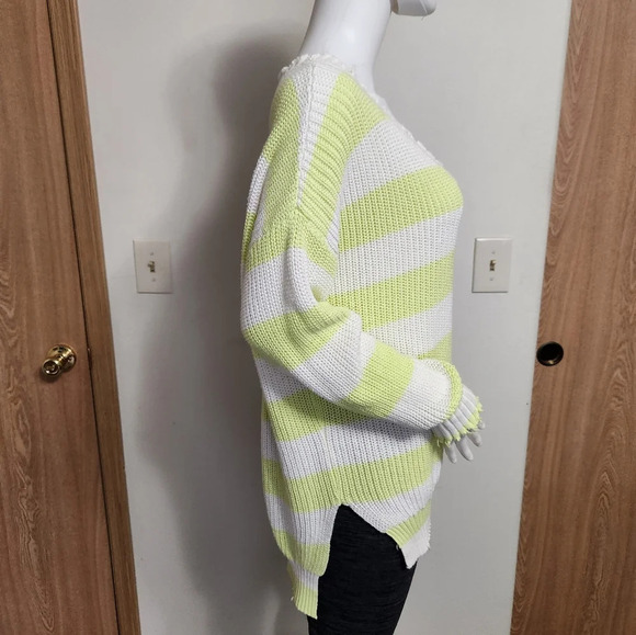 Forever‎ 21 oversized color block sweater size small - Picture 14 of 16